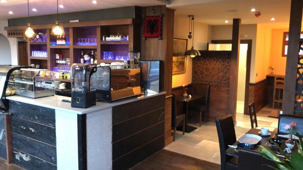 Eagle Hotel Luton Airport Exterior foto
